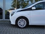 Toyota Aygo 1.0 VVT-i x-play | LED | Achteruitrijcamera | Apple Carplay/Android Auto |