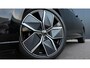 Volkswagen Golf 1.5 eHybrid Style Edition | Panoramadak | Camera | Elektrische stoel | Dodehoek Detectie |
