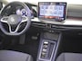 Volkswagen Golf 1.5 eHybrid Life Edition 204Pk DSG/AUTO | Glazen panorama-dak | Achteruitrijcamera | Cruise control adaptief | Apple carplay Android auto | Keyless Entry/Start | Parkeer assist | DAB | LED | 18"LMV