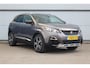 Peugeot 3008 1.2 GT Line Avantage Aut. | Elec. Achterklep | Camera | Pdc | Navi | Cruise | Carplay | | Achterbank in delen neerklapbaar | Afwijkende dakkleur | Alarm klasse 1(startblokkering)| Elec. Achterklep | Camera | Pdc | Navi | Cruise | Carplay |