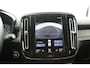 Volvo XC40 T2 Inscription | Stoel en stuurwielverwarming | Adaptieve Cruise control | Lederen bekleding | Parkeersensoren voor en achter | LED |