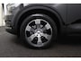 Volvo XC40 T2 Inscription | Stoel en stuurwielverwarming | Adaptieve Cruise control | Lederen bekleding | Parkeersensoren voor en achter | LED |