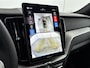 Volvo XC60 T6 Recharge Plus Black Edition | 21" | Panoramadak | Head Up | 360 Camera | Trekhaak | Harman Kardon | Full LED | Elektr. verst. Sportstoelen | Adaptieve Cruise | BLIS | Stoel/Stuur/Achterbankverwarming