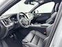 Volvo XC60 T6 Recharge Plus Black Edition | 21" | Panoramadak | Head Up | 360 Camera | Trekhaak | Harman Kardon | Full LED | Elektr. verst. Sportstoelen | Adaptieve Cruise | BLIS | Stoel/Stuur/Achterbankverwarming