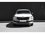 Skoda Karoq 1.5 TSI 7-DSG 150pk Sportline | Navi by App | Keyless | 18" | Stuur & Stoelverwarming | Parkeerhulp Achter