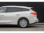 Ford Focus Wagon 1.0 EcoBoost Titanium Automaat | 100% dealer o.h. | Adaptieve cruise | Trekhaak | Winter-pack | Elec. achterklep | Autom. inparkeren | Privacy-glass | Camera | All seazon banden | LED verlichting | Keyless | Dodehoek detectie