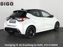 Toyota Yaris 1.5 Hybrid Executive Bi-Tone | Stoelverwarming | Navigatie | Parkeersenoren | Apple Carplay & AndroidAUTO |