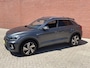 Volkswagen T-Roc 1.5 TSI 150pk DSG R-Line Navigatie Apple Carplay / Android Auto Parkeersensoren Afneembare trekhaak Park Assist Adaptive Cruise Control Elektrische achterklep Stoel- en stuurverwarming Climate Control Ledverlichting Virtual Cockpit