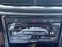 Volkswagen T-Roc 1.5 TSI 150pk DSG R-Line Navigatie Apple Carplay / Android Auto Parkeersensoren Afneembare trekhaak Park Assist Adaptive Cruise Control Elektrische achterklep Stoel- en stuurverwarming Climate Control Ledverlichting Virtual Cockpit