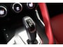 Jaguar E-Pace 2.0 P300 AWD R-Dynamic HSE | Panoramadak | Stoelverwarming & koeling | Memory stoelen | Cruise Adaptief | Leder | Keyless