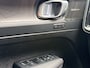 Volvo XC40 T4 Plug-in hybrid Plus Dark Trekhaak | Apple Carplay/Android Auto | Premium audio | Stuurverwarming | Achteruitrijcamera | Extra getint glas |