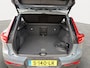Volvo XC40 T4 Plug-in hybrid Plus Dark Trekhaak | Apple Carplay/Android Auto | Premium audio | Stuurverwarming | Achteruitrijcamera | Extra getint glas |