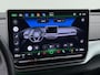 Volkswagen ID.5 Pro Business 77 kWh | Navigatie | Stuur-/Stoelverwarming | Elek Achterklep | Camera | ACC | 20" |