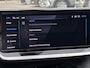 Peugeot 208 GT Pack 1.2 Hybrid 110pk e-DCS6 | ALCANTARA PAKKET | STOELVERW. | DODEHOEKBEW. | NAVI | 360° CAMERA | CRUISE CONTROL | CLIMA | MASSAGESTOEL | DRAADLOOS APPLE CARPLAY / ANDROID AUTO |