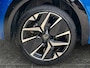 Peugeot 208 GT Pack 1.2 Hybrid 110pk e-DCS6 | ALCANTARA PAKKET | STOELVERW. | DODEHOEKBEW. | NAVI | 360° CAMERA | CRUISE CONTROL | CLIMA | MASSAGESTOEL | DRAADLOOS APPLE CARPLAY / ANDROID AUTO |