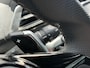 Peugeot 5008 1.2 Hybrid 136 GT Black Pack | Navigatie | Glazen schuif -kantel dak | Massagestoelen | Stoelverwarming | Camera voor & achter | Alcantara | CarPlay |
