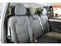 Volvo XC90 2.0 T8 AWD 335kW/456pk Aut8 Plug-in hybrid Plus Bright 7P PANORAMADAK + HARMAN/KARDON + 360 CAMERA + MATRIX LED + PILOT ASSIST + STOEL-&STUURVERWARMING + HEAD-UP DISPLAY + ADAPT.CRUISE + BLIS + PARKSENSOREN V&A + 21" LM-VELGEN!!