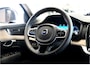 Volvo XC90 2.0 T8 AWD 335kW/456pk Aut8 Plug-in hybrid Plus Bright 7P PANORAMADAK + HARMAN/KARDON + 360 CAMERA + MATRIX LED + PILOT ASSIST + STOEL-&STUURVERWARMING + HEAD-UP DISPLAY + ADAPT.CRUISE + BLIS + PARKSENSOREN V&A + 21" LM-VELGEN!!