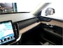 Volvo XC90 2.0 T8 AWD 335kW/456pk Aut8 Plug-in hybrid Plus Bright 7P PANORAMADAK + HARMAN/KARDON + 360 CAMERA + MATRIX LED + PILOT ASSIST + STOEL-&STUURVERWARMING + HEAD-UP DISPLAY + ADAPT.CRUISE + BLIS + PARKSENSOREN V&A + 21" LM-VELGEN!!