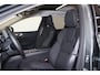 Volvo XC60 T6 Recharge AWD Ultra Dark - Panorama/schuifdak - Luchtvering - IntelliSafe Assist & Surround - 360º Camera - Harman Kardon audio - Adaptieve LED koplampen - Verwarmde voorstoelen, stuur & achterbank - Parkeersensoren voor & achter - Elektr. bedienb. voorstoelen met geheugen - Head up display - Draadloze tel. lader - Extra getint glas - Inklapbare trekhaak - 20' LMV
