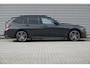 BMW 3-Serie Touring 330e M-Sport Pro | Panodak | Trekhaak | H&K | HUD | Carbon | Memory | ACC |