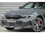 BMW 3-Serie Touring 330e M-Sport Pro | Panodak | Trekhaak | H&K | HUD | Carbon | Memory | ACC |