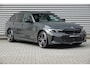 BMW 3-Serie Touring 330e M-Sport Pro | Panodak | Trekhaak | H&K | HUD | Carbon | Memory | ACC |