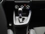Renault Clio 1.6 E-Tech Full Hybrid 145Pk esprit Alpine | Navigatie | Apple Carplay/Android Auto | Parkeersensoren Voor & Achter | Achteruitrijcamera | Adaptieve Cruise Control | Licht & Regensensor | Privacy Glass |