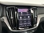 Volvo V60 T8 455PK Recharge Plus Dark| Pano| HUD| Trekhaak| 360Camera