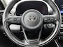 Toyota Yaris 1.5 Hybrid 115 Dynamic Comfort Pack | BTW voertuig | Dodehoek detectie | Parkeersensoren voor+achter | Stoel+stuurverwarming | Draadloze telefoonlader |