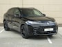 Volkswagen T-Roc R-Line First Edition 1.5 eTSI 150 PK | Black style | Navigatie | Panoramadak | Trekhaak | Headup display |