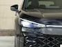 Volkswagen T-Roc R-Line First Edition 1.5 eTSI 150 PK | Black style | Navigatie | Panoramadak | Trekhaak | Headup display |