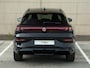 Volkswagen T-Roc R-Line First Edition 1.5 eTSI 150 PK | Black style | Navigatie | Panoramadak | Trekhaak | Headup display |