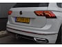 Volkswagen Tiguan 1.5 TSI R-Line Business+ Vol! Panorama, Elek. trekhaak, H&K, Matrix LED, Suzuka 20''