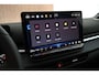 Volkswagen T-Roc 1.5 eTsi 150pk R-Line First Edition Black Style Trekhaak Camera Keyless Stoelverwarming Navigatie Panoramadak