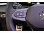 Volkswagen T-Roc 1.5 eTsi 150pk R-Line First Edition Black Style Trekhaak Camera Keyless Stoelverwarming Navigatie Panoramadak