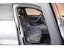 Volkswagen T-Roc 1.5 eTsi 150pk R-Line First Edition Black Style Trekhaak Camera Keyless Stoelverwarming Navigatie Panoramadak
