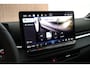 Volkswagen T-Roc 1.5 eTsi 150pk R-Line First Edition Black Style Trekhaak Camera Keyless Stoelverwarming Navigatie Panoramadak