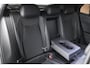 Volkswagen T-Roc 1.5 eTsi 150pk R-Line First Edition Black Style Trekhaak Camera Keyless Stoelverwarming Navigatie Panoramadak