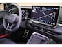 Volkswagen T-Roc 1.5 eTsi 150pk R-Line First Edition Black Style Trekhaak Camera Keyless Stoelverwarming Navigatie Panoramadak