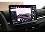 Volkswagen T-Roc 1.5 eTsi 150pk R-Line First Edition Black Style Trekhaak Camera Keyless Stoelverwarming Navigatie Panoramadak