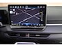 Volkswagen T-Roc 1.5 eTsi 150pk R-Line First Edition Black Style Trekhaak Camera Keyless Stoelverwarming Navigatie Panoramadak