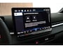 Volkswagen T-Roc 1.5 eTsi 150pk R-Line First Edition Black Style Trekhaak Camera Keyless Stoelverwarming Navigatie Panoramadak