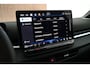 Volkswagen T-Roc 1.5 eTsi 150pk R-Line First Edition Black Style Trekhaak Camera Keyless Stoelverwarming Navigatie Panoramadak