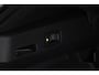 Volkswagen T-Roc 1.5 eTsi 150pk R-Line First Edition Black Style Trekhaak Camera Keyless Stoelverwarming Navigatie Panoramadak