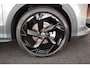 Volkswagen T-Roc 1.5 eTsi 150pk R-Line First Edition Black Style Trekhaak Camera Keyless Stoelverwarming Navigatie Panoramadak