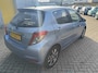 Toyota Yaris 1.3 VVT-i Dynamic AUT! 1e Eig! Camera! Lm Velgen! VERWACHT!!
