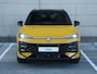 Volkswagen T-Roc R-Line First Edition 1.5 eTSI 150 PK | LED Matrix | Panoramadak | Trekhaak | Black Style | Electrische achterklep |