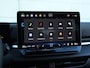 Volkswagen T-Roc R-Line First Edition 1.5 eTSI 150 PK | LED Matrix | Panoramadak | Trekhaak | Black Style | Electrische achterklep |