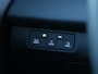 Volkswagen T-Roc R-Line First Edition 1.5 eTSI 150 PK | LED Matrix | Panoramadak | Trekhaak | Black Style | Electrische achterklep |